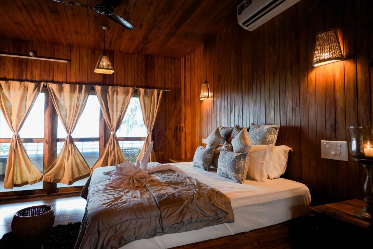 Driftwood Beach Resort Varkala Exterior photo